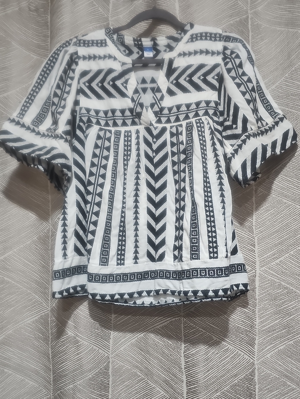 Old Navy Black & White Geometric Peasant Tunic